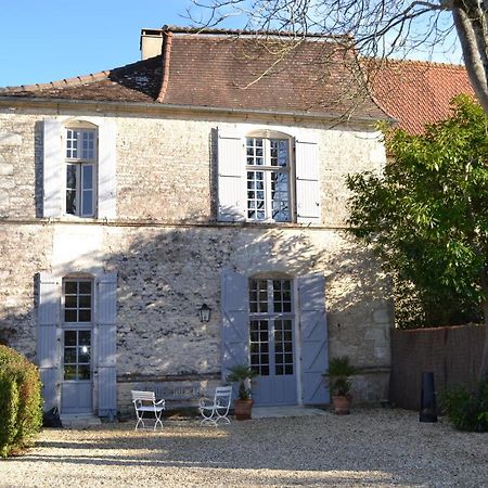 Rouillac  Le Petit Logis Bed & Breakfast エクステリア 写真