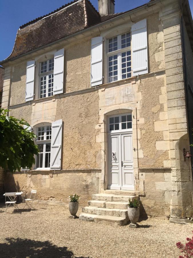 Rouillac  Le Petit Logis Bed & Breakfast エクステリア 写真